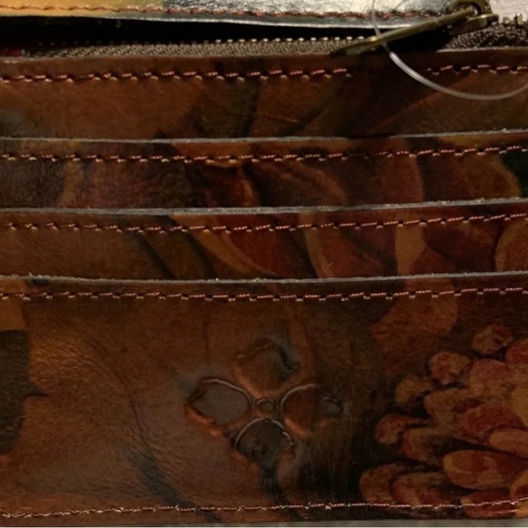 Patricia Nash Ladies Crossbody  Purse And Card Wallet Set - Picture 10 of 12